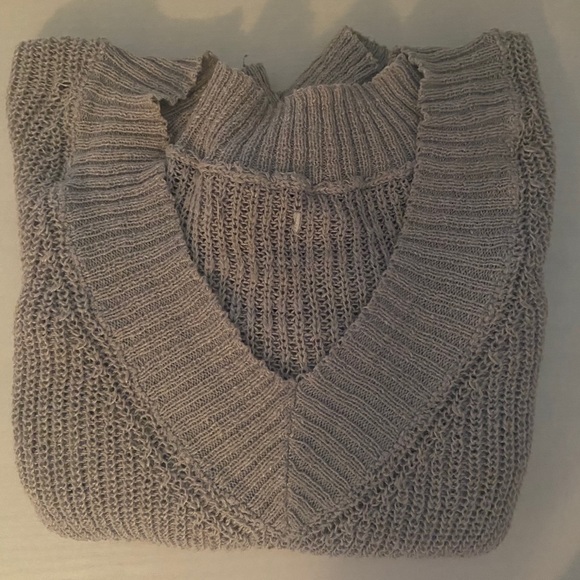 american eagle v neck cropped sweater - Picture 2 of 2